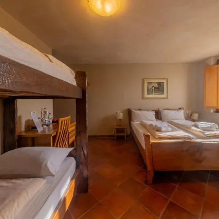 Agriturismo La Nevera Lanzo dʼIntelvi Chambre photo